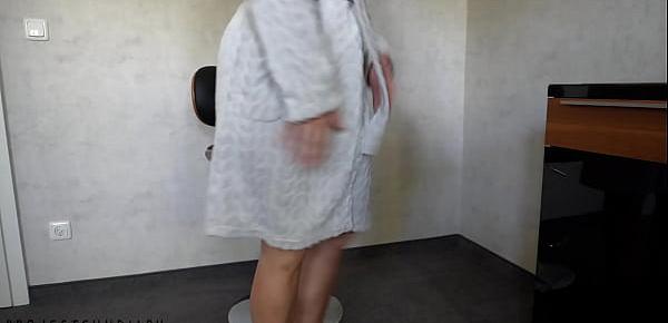 trendschubby housewife in fluffy bathrobe and Ugg boots gets big cumshot on fat ass - projectfundiary